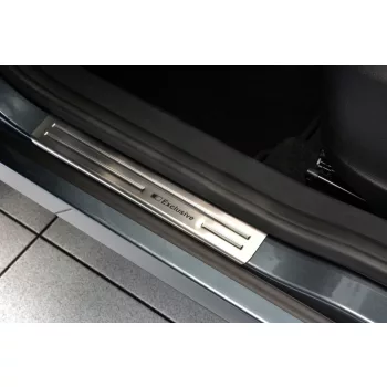   Avisa stříbrná saténová ocelová ochrana prahu "Exclusive" (4dílný) SKODA YETI 2013->