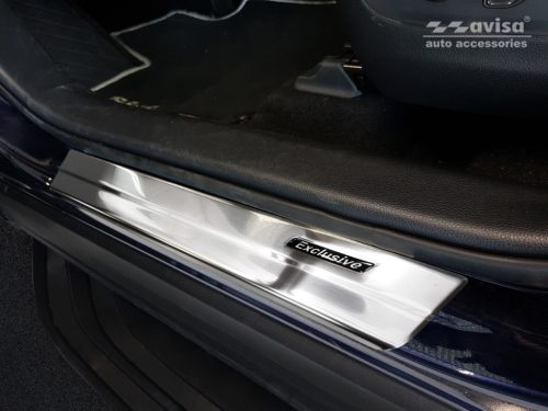 Megszűnt! Avisa stříbrný ochrana prahu TOYOTA RAV IV V generation 2018->Black EXCLUSIVE emblem 4 pcs (23014)