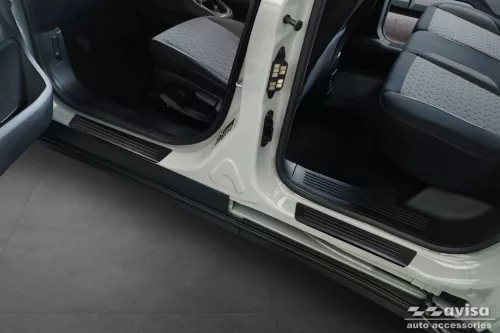 Avisa černá matná ocelová ochrana prahu ražený "Lines" (4dílný) FORD TURNEO COURIER II 2023->