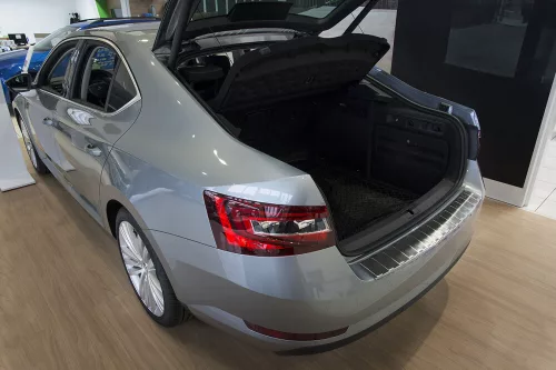 Avisa stříbrný satén ocel Ochrana nakládací SKODA SUPERB III liftback limousine 2015-2019, FL 2019->FL2019-2023