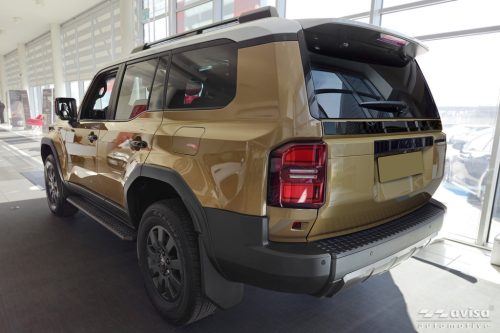 Avisa černé zrcadlová ocel csomagtérajtó díszléc TOYOTA Land CRUISER (J25) 2024->