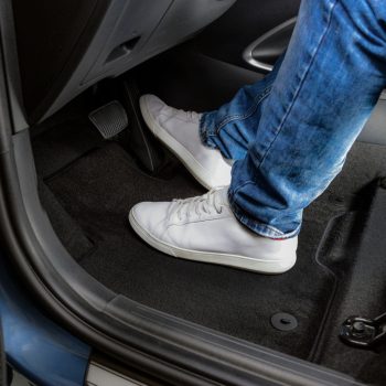   EgriAuto plyšový textilní koberec černý Duster 2024-magasabb LPG FWD 4 ks