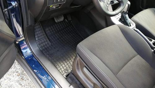 Zesílená oblast paty Gumové autokoberce Suzuki SX4 II 2013-/Suzuki SX4 II S-Cross 2013- (605)