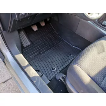   Zesílená oblast paty Gumové autokoberce TOYOTA Auris II 2013- (807)