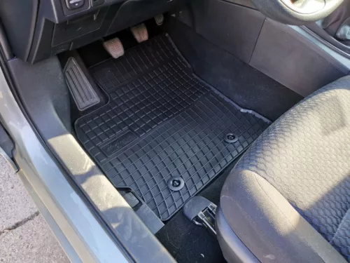 Zesílená oblast paty Gumové autokoberce TOYOTA Auris II 2013- (807)