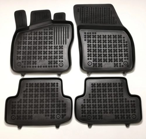 Rezaw černé gumové autokoberce VOLKSWAGEN T-ROC 2017-, T-ROC R 2019-(200123)