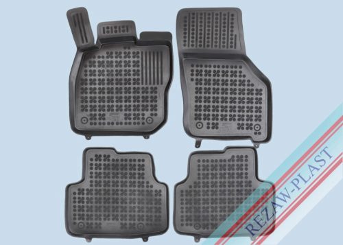 Rezaw černé gumové autokoberce VOLKSWAGEN Golf VIIII kombi (ne pro hybrid) 2019-