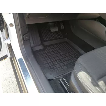   Rezaw černé gumové autokoberce FORD Focus IV Hatchback/kombi 2018-tól (200632)