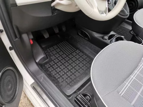 Rezaw černé gumové autokoberce FIAT 500 hybrid 2020- (ne pro elektrickou verzi) (201522)