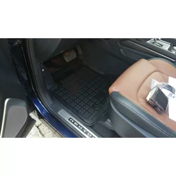   Rezaw černé gumové autokoberce SsangYong REXTON II Y400 SUV 2017-tól (203004)