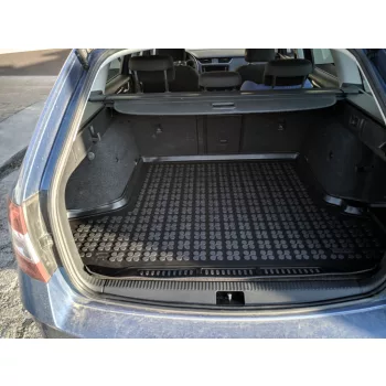  Rezaw černé guma Gumová vana do kufru SKODA Octavia III kombi horní tác 2013-2019 (231536)