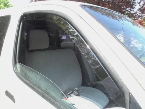 Sporty vícekusový deflektor větru Toyota Hiace 2 ajtós 1996- (F2510)